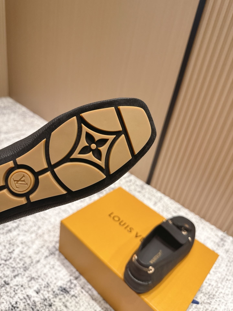 l0vis Vvtt0n loafers